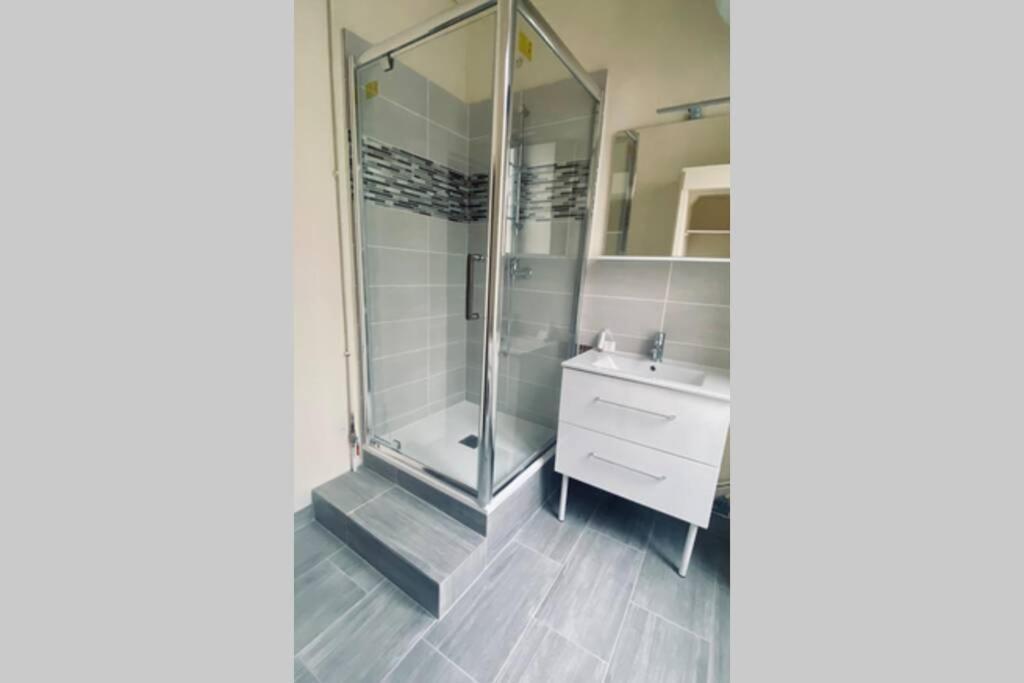 Le Contemporain Apartment Issoudun Ngoại thất bức ảnh